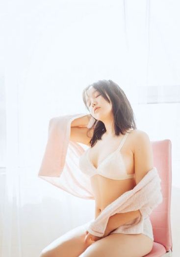 韩国美女拔萝卜_迅雷在线观看