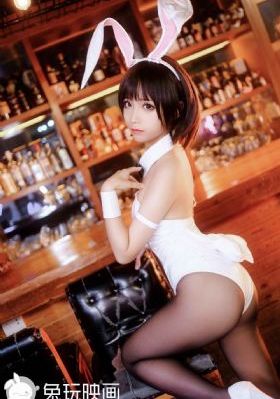 八戒褐色_十万网红美女美酱