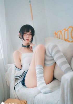 她扒下内裤让我爽了一夜动漫_高清在线观看高清